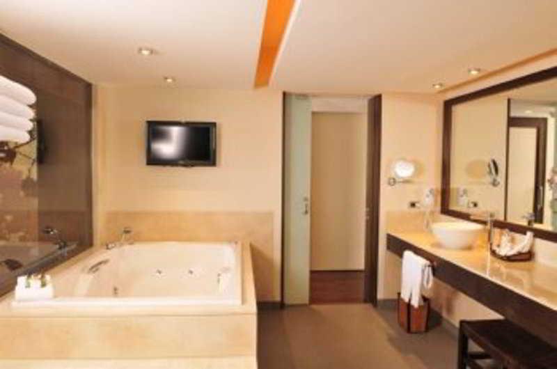 Hotel Dreams De Los Volcanes Puerto Varas Camera foto